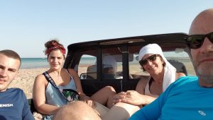Im Sinai mit dem Pickup Truck unterwegs.