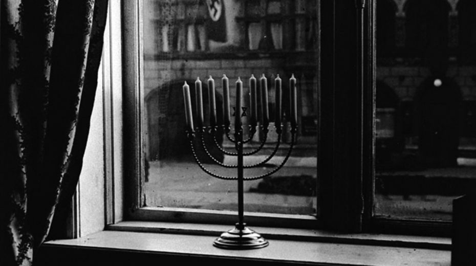 Chanukia am Fenster
