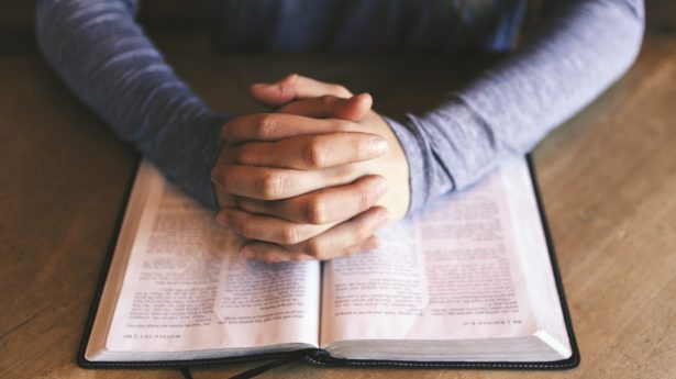 Betende Hände Bibel