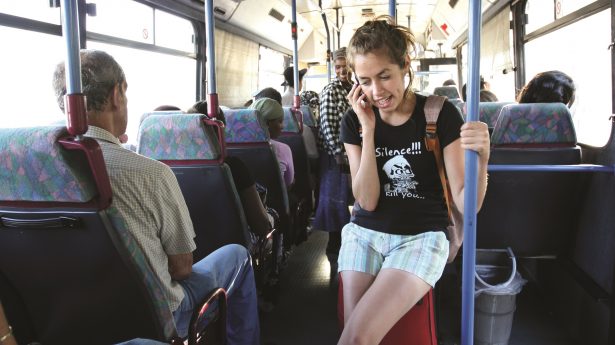 Mädchen im Bus