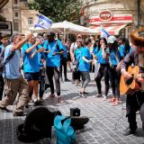 Oethodoxer Jude spielt Guitarre