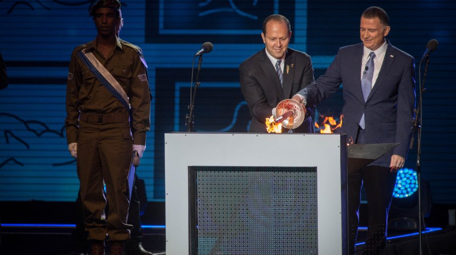 Der Bürgermeister von Jerusalem Nir Barkat (l.) mit dem Knessetvorsitzenden Juli Edelstein am Unabhängigkeitstag 2017