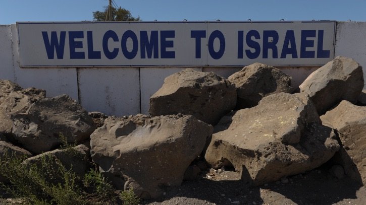 Syrian Refugees Begin Massing on Israel’s Border