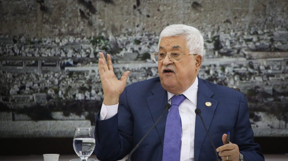 Israeli DM Pressures Palestinian Leader to Condemn Terror Attack