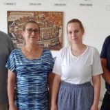 Eliane mit Kollegen der Redaktion