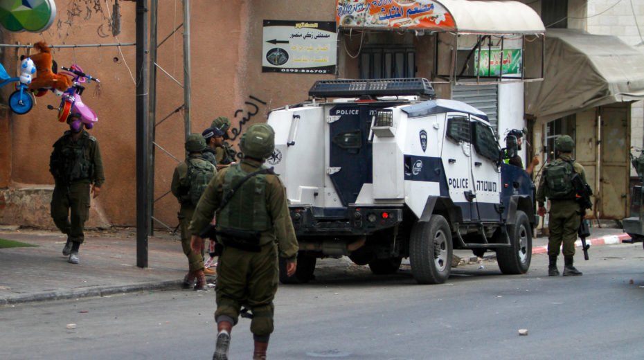 Israelische Sicherheitskräfte nach der Messerattacke in Azzun