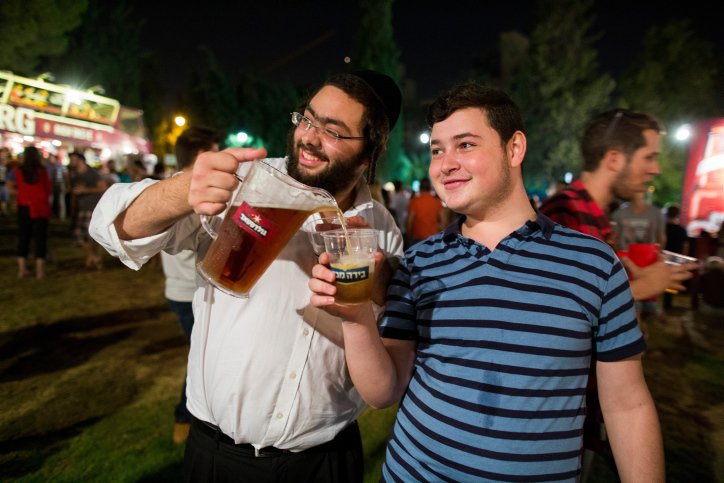 Survey: Israelis Don’t Drink Much Booze