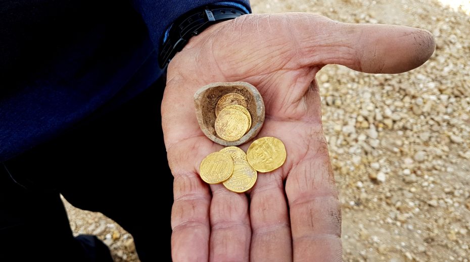 1,200-Year-Old Hanukkah Gelt Found in Israel Hoard of gold coins found by Israeli archaeologists in Yavneh