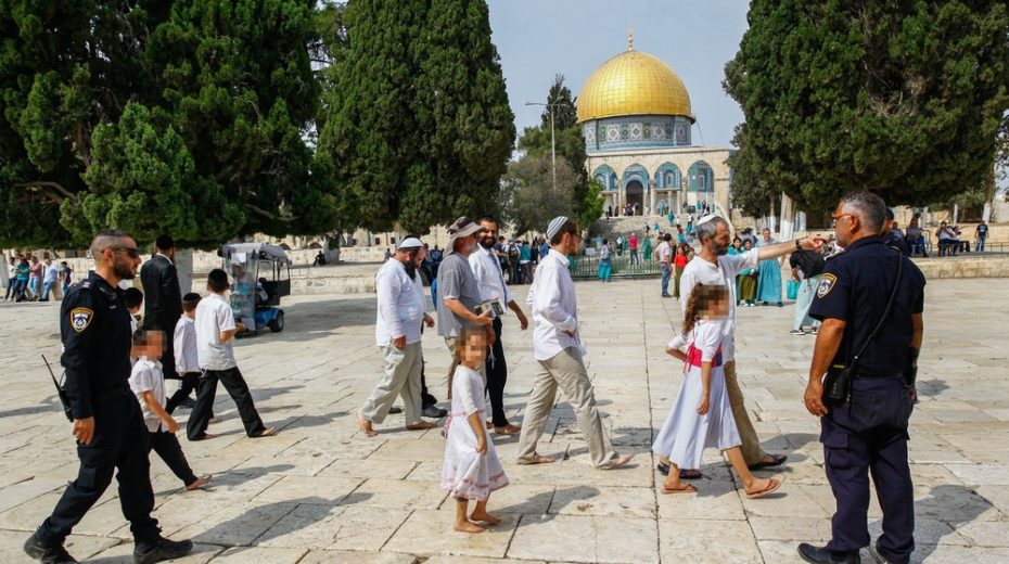 US Congressman Upset That Jews Can’t Pray on Temple Mount Jews are not permitted to pray at the Temple Mount.