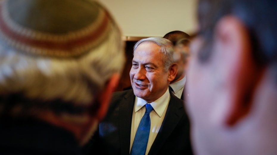 Corona Fear: Netanyahu Refuses to Shake Hands at Jewish Holy Site Coronavirus fears spread in Israel, and Netanyahu isn't helping.