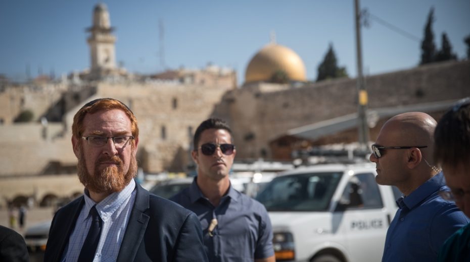 ‘Extremist’ Jew Mourns After Arab Leader Dies of COVID-19 A Jew who mourns the passing of an Arab friend? An Arab leader who seeks coexistence with Israel? Can it be?