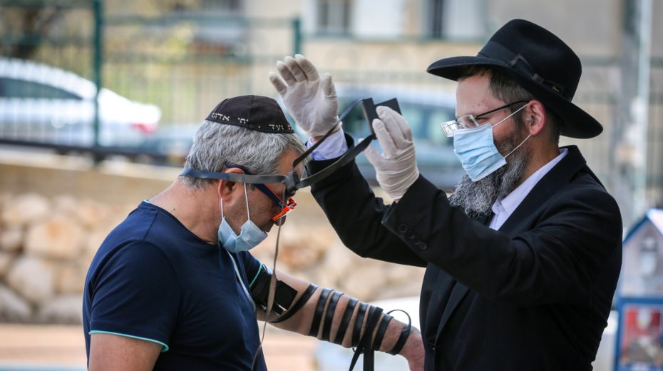 Corona-Style Passover Prayer Goes Viral Corona Passover prayer goes viral on Israeli social media.