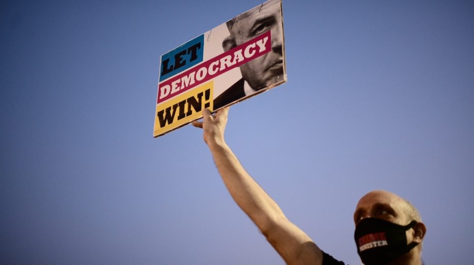 Netanyahu is a Dictator, Say Israelis in ‘Black Flag’ Protest Is Benjamin Netanyahu a dictator? Many in Israel believe it.