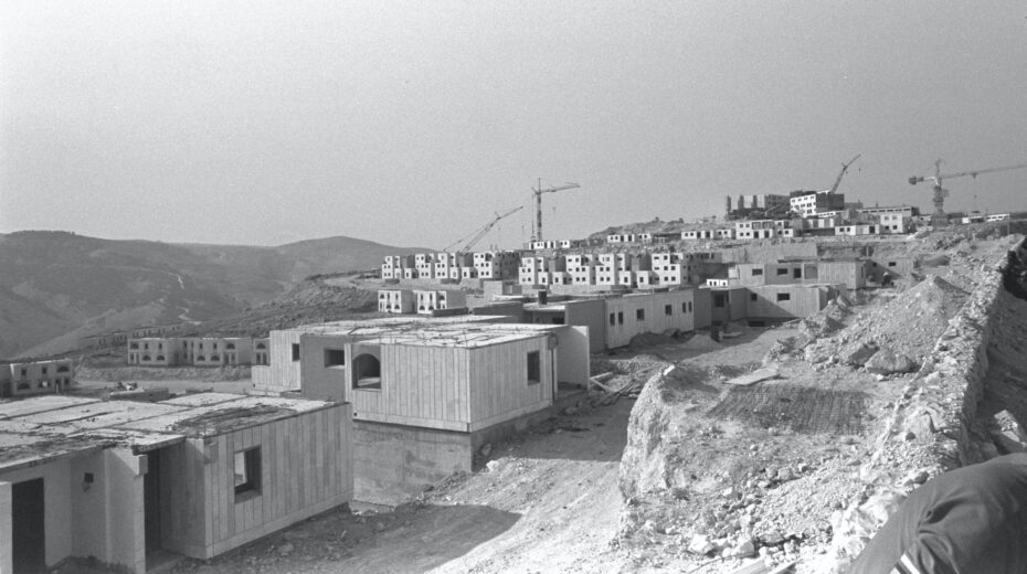 The Collision in the Biblical Narrative Israeli settlements - divine mandate, or obstacle to peace?