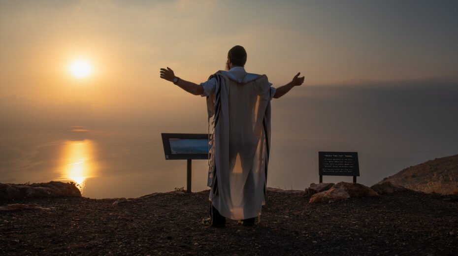 Want to Beat Corona? Then Go Outside, Say Israeli Scientists