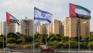 Fahnen Israels und der VAE