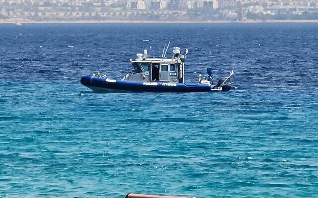 Jordanian Man Swims to Israel for a Better Future Jordanian man swims underwater to Israel.