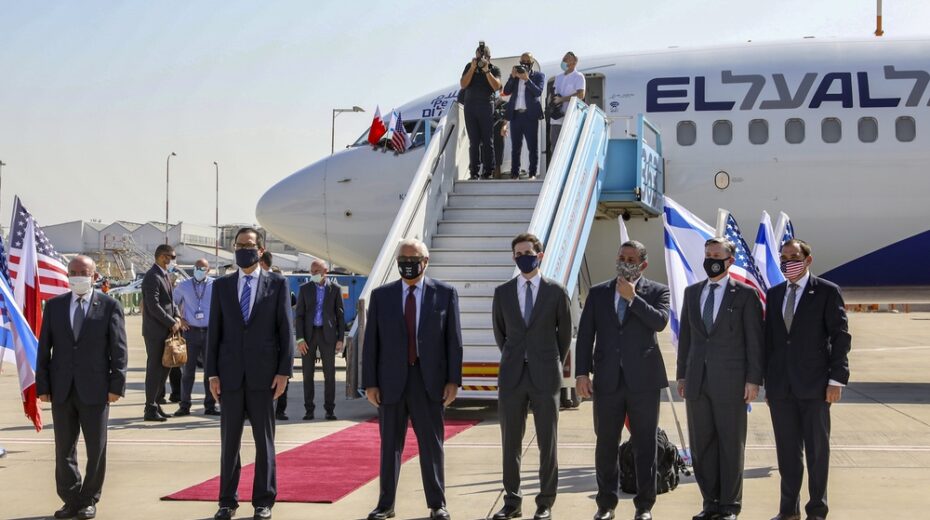 Arabs Hail “Warm Peace” as Israeli Delegation Heads to Bahrain