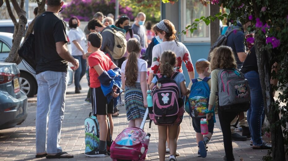 No, Israeli Children are NOT Taught to Kill All Non-Jews Are these Israeli kids hunting non-Jews?