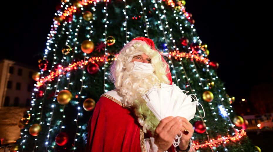 Mask-Giving Santa Makes Appearance in Jaffa Santa in Jaffa