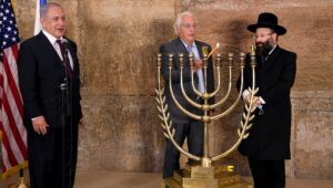 Netanyahu lights Hanukkah menorah at Western Wall