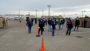 Who would have believed: Israelis distribute food to the needy in the United States