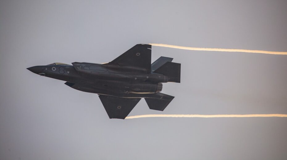 Israeli jets buzz Lebanon