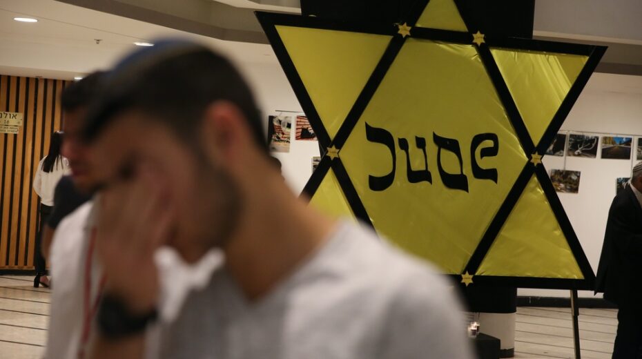 Amazon promptly removes antisemitic content at Israel's request