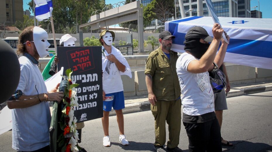 Israelis demand better treatment for veterans suffering PTSD
