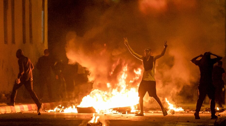 Muslims Desecrate Synagogues in Central Israel Muslims burn synagogues in central Israel