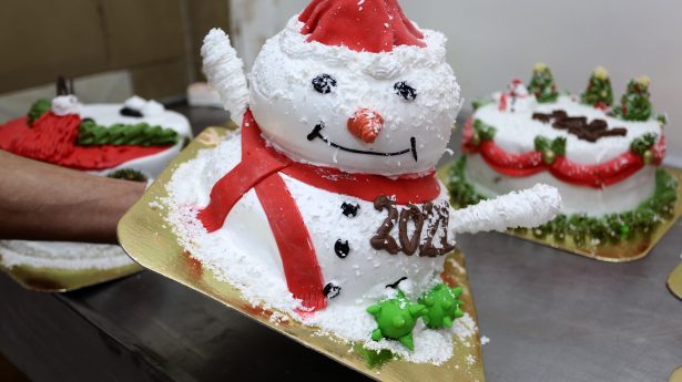 It's been a rough year, but Palestinian bakers look to lighten the mood in Gaza with a little holiday cheer.