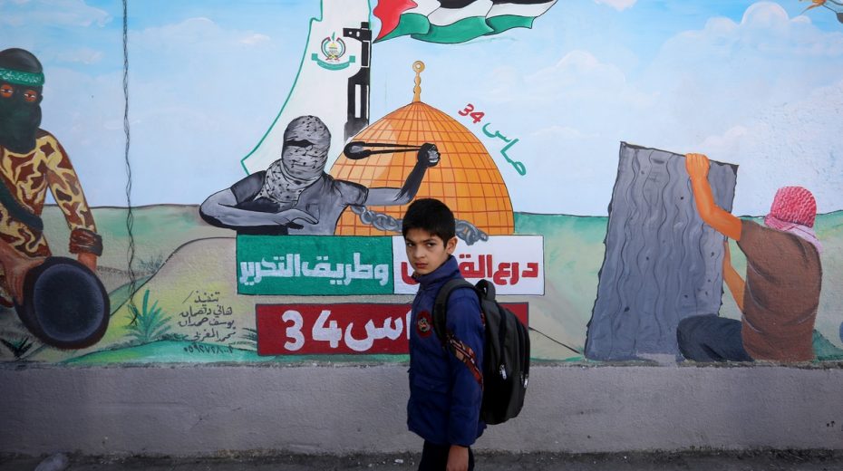 GAZA: SHEIK AHMED YASSIN RETURNS TO A HERO'S WELCOME