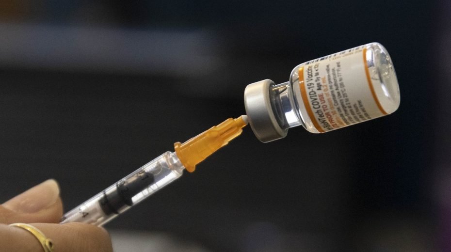 Israeli Doctors Want to Add COVID-19 Vaccine to Regular Children’s Vaccine Regimen Should children receive a COVID vaccine as part of their regular vaccine regimen?