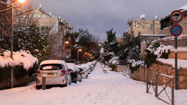 Israelis woke up to a thick blanket of snow.
