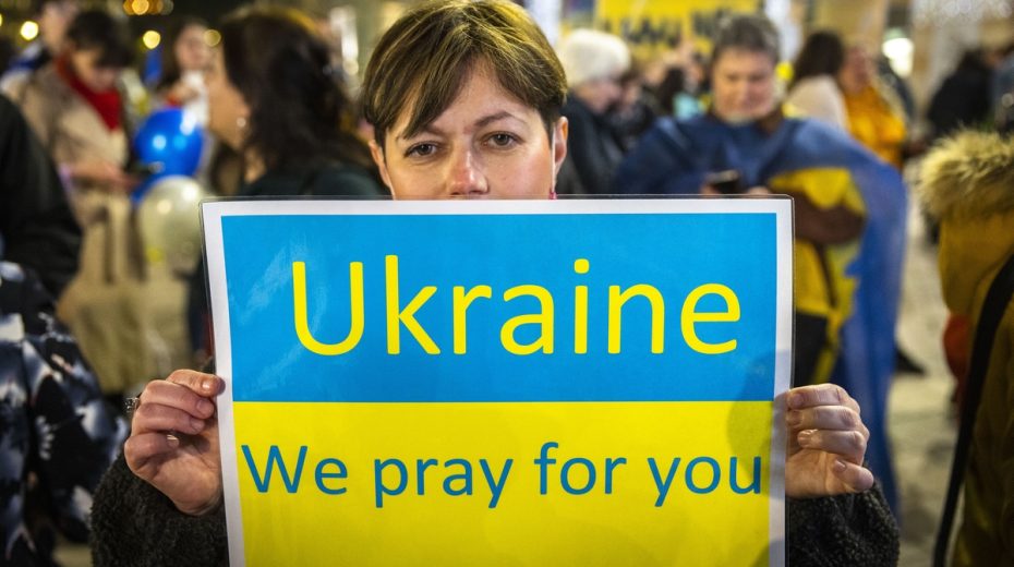 Israelis rally in support of Ukraine in downtown Jerusalem. ﻿