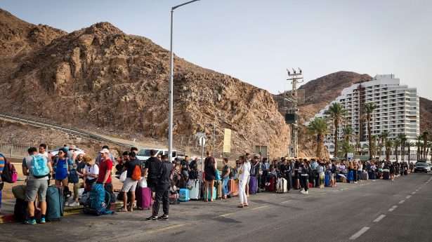 Exodus to Egypt - Thousands of Israelis at the Taba border crossing south of Eilat.