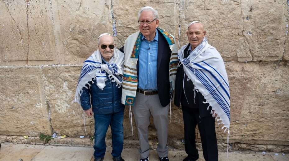 Holocaust survivors separated by an ocean and 75 years are finally reunited.