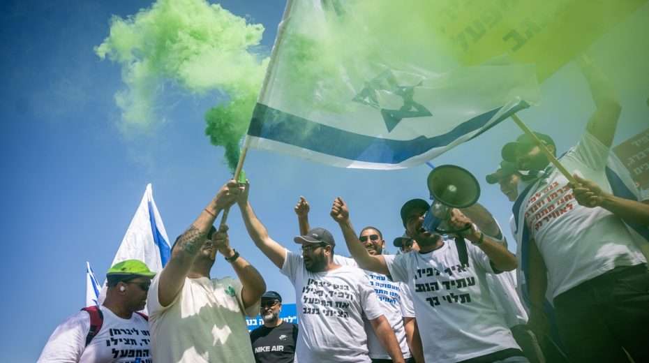 Survey Suggests Israel More Divided Than Ever Israelis protest against the government outside the Knesset on May 18, 2022.