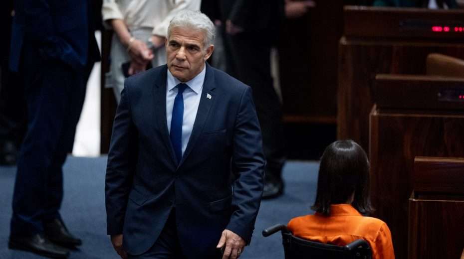 Palestinians: Israel Is Veering Right, We Don’t Expect Much From Lapid