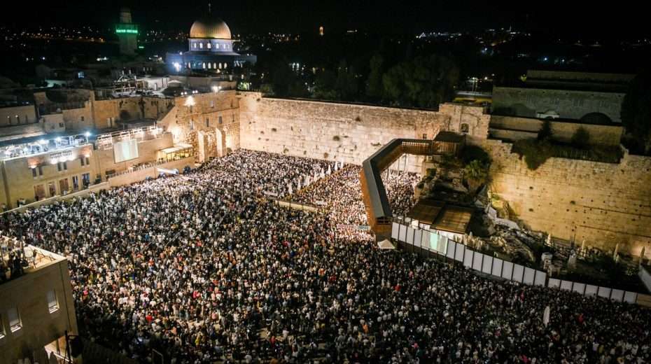 Jewish men gather for slichot (forgiveness) at the Western Wall of the Temple Mount.
