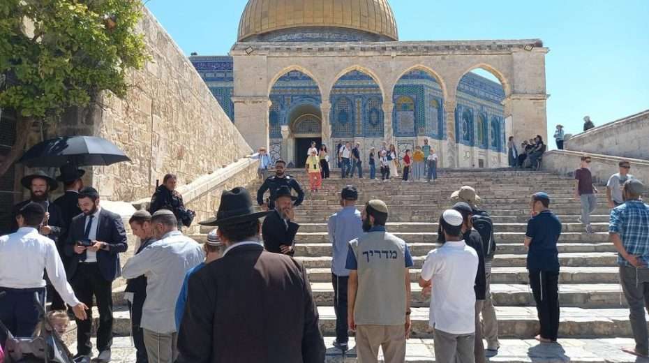 Jews atop the Temple Mount - a growing phenomenon.