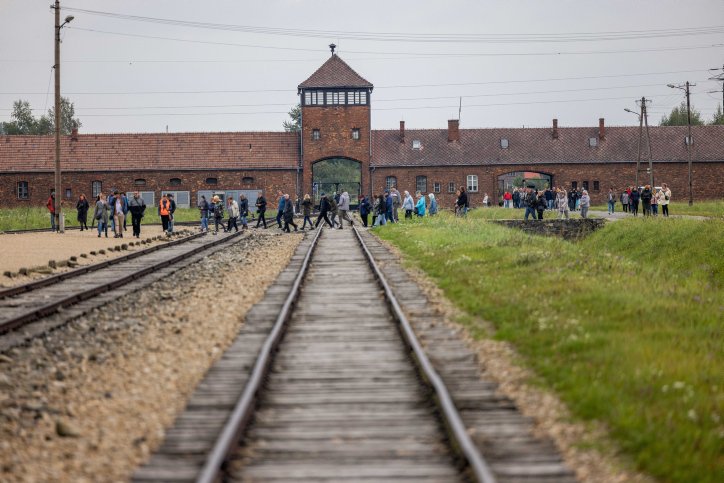 Sollte die israelisch-deutsche Beziehung vom Holocaust beeinflusst sein?