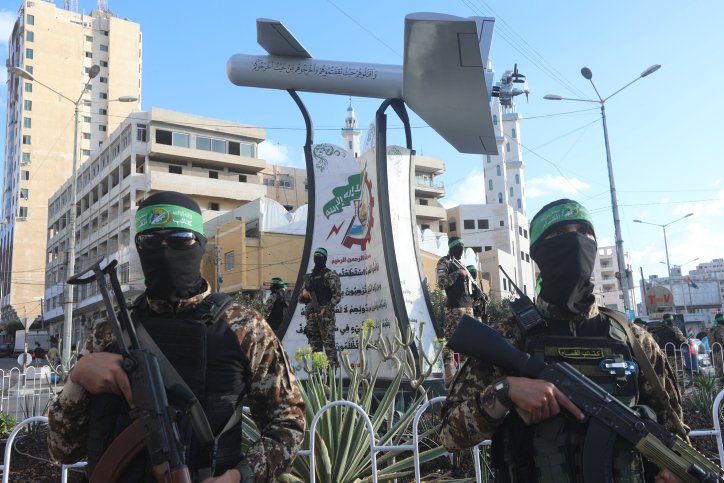 Drohnen und Maschinengewehre kommen bei der Hamas gegen Israel zum Einsatz.