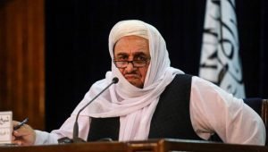 Scheich Abdul Baqi Haqqani, amtierender Taliban-Minister für höhere Bildung, spricht während einer Zeremonie in Kabul, Afghanistan, am 12. September 2021