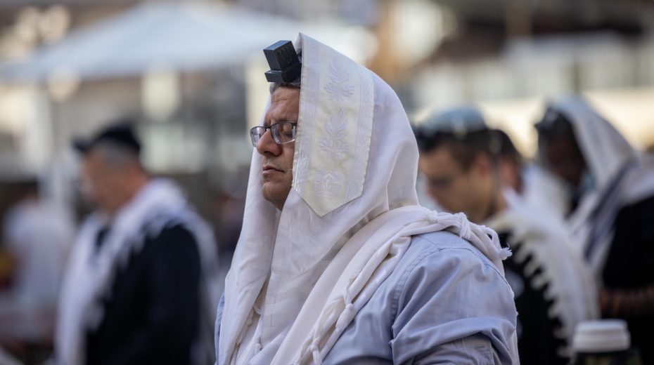 Itamar Ben-Gvir, hier an der Klagemauer zu Beginn dieses Jahres, möchte jüdische Gebete auf den Tempelberg zurückbringen. Das ist nur einer der Gründe, warum er bei den israelischen Linken und der internationalen Gemeinschaft so viel Unruhe verursacht.