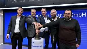 Die 5 Geschäftspartner (von links nach rechts): Zeev Greenberg, Sali Eilon, Doron Schneider, Yechiel Porush und Shmaryahu Adilmann.