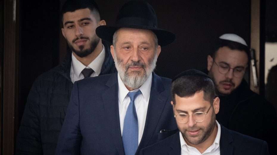 Sollte Arie Deri von öffentlichen Ämtern ausgeschlossen werden? Vielleicht. Aber es ist fraglich, ob der Oberste Gerichtshof diese Entscheidung treffen sollte