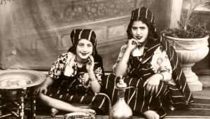 Zwei jüdische Mädchen in Libyen vor dem Zweiten Weltkrieg. Die nordafrikanischen Juden erlitten unter dem Einfluss der Nazis einen eigenen Holocaust. Foto mit freundlicher Genehmigung von Jimena.org