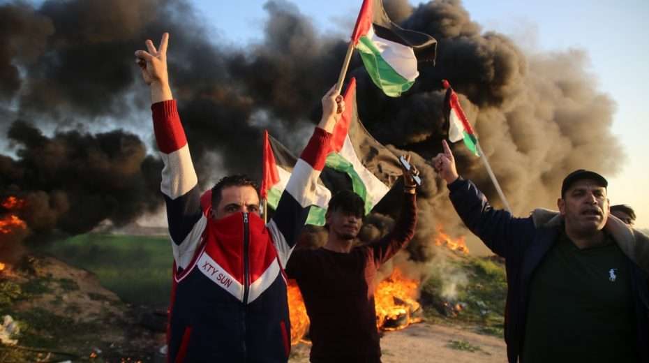 Hamas-Anhänger randalieren an der Grenze zum Gazastreifen und versuchen, eine israelische Militäraktion zu provozieren. israelische Luftwaffe