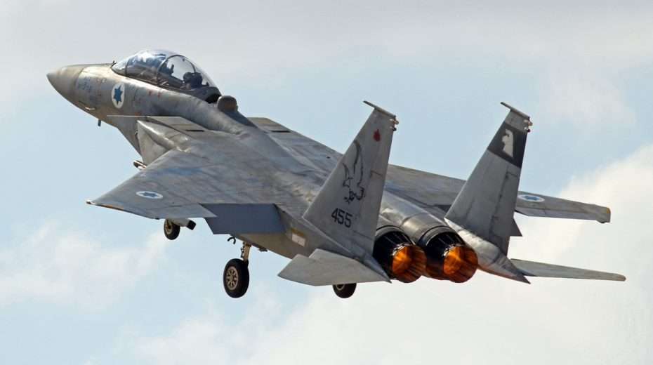Eine israelische F-15I während eines Manövers. Die verstärkte Aktivität der israelischen Luftwaffe scheint auf eine bevorstehende Militäraktion gegen den Iran hinzudeuten